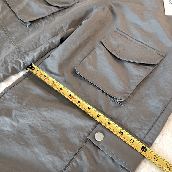 Naked Wardrobe Wide Leg Nylon Cargo Pants, Gray- size M (waist - Picture 12 of 13